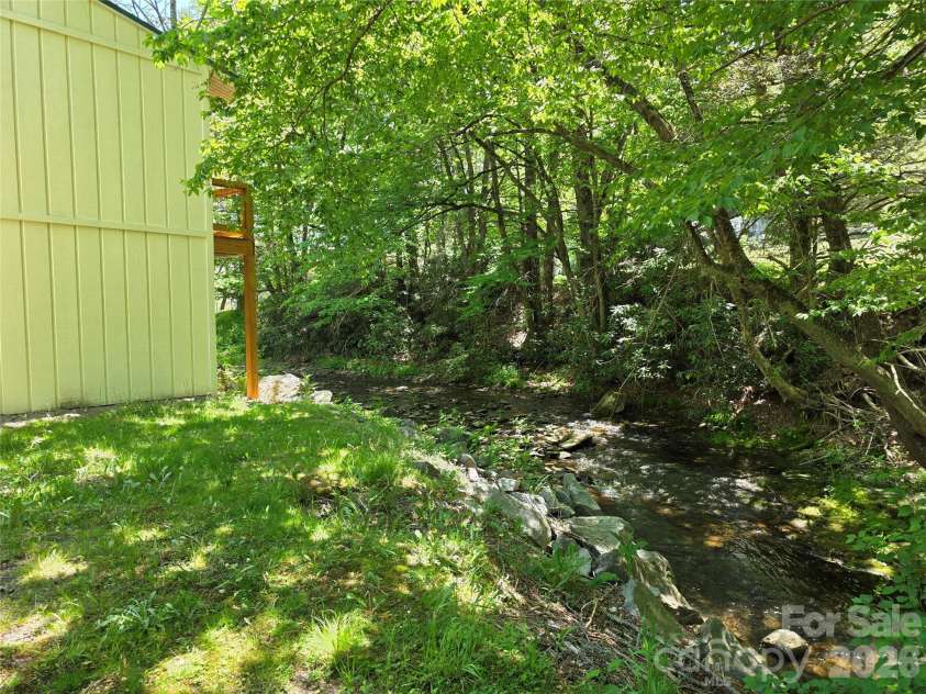 140 Nestle Road, Boone, NC 28607.  MLS# CAR4388895, YatesRealty ID 29283. 