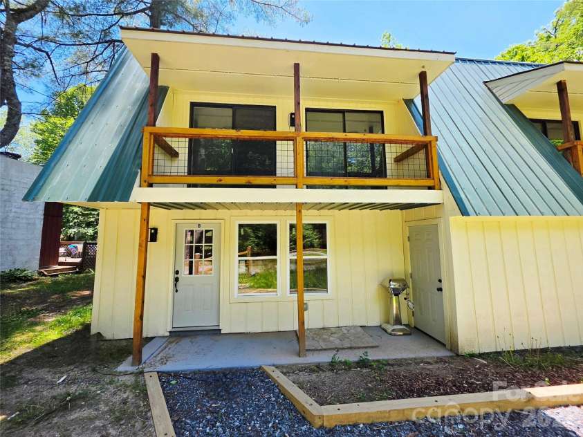 140 Nestle Road, Boone, NC 28607.  MLS# CAR4388895, YatesRealty ID 29283. Unit B