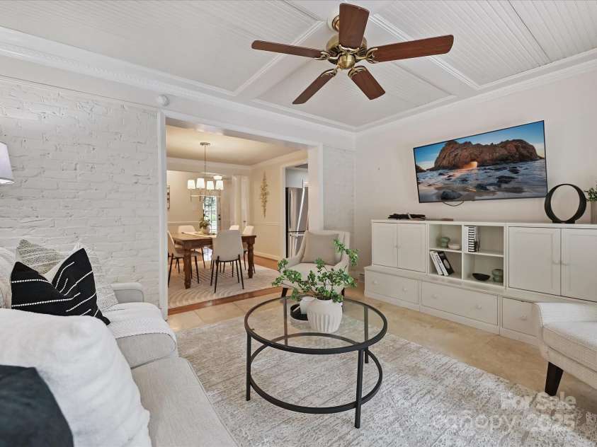 4008 Sulkirk Road, Charlotte, NC 28210.  MLS# CAR4286951, YatesRealty ID 29283. 