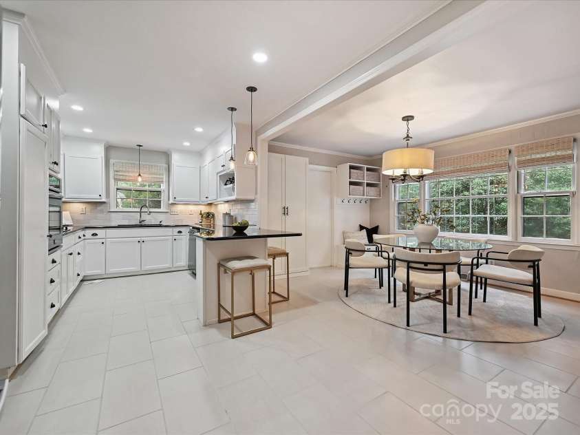 4008 Sulkirk Road, Charlotte, NC 28210.  MLS# CAR4286951, YatesRealty ID 29283. 