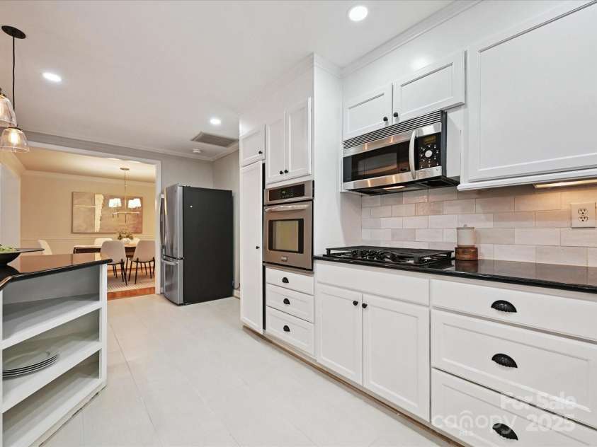 4008 Sulkirk Road, Charlotte, NC 28210.  MLS# CAR4286951, YatesRealty ID 29283. 
