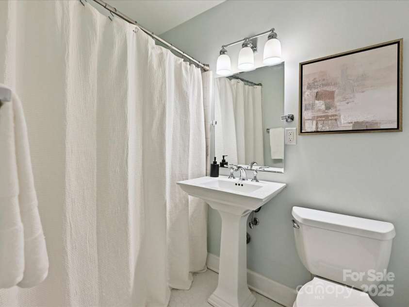 4008 Sulkirk Road, Charlotte, NC 28210.  MLS# CAR4286951, YatesRealty ID 29283. 