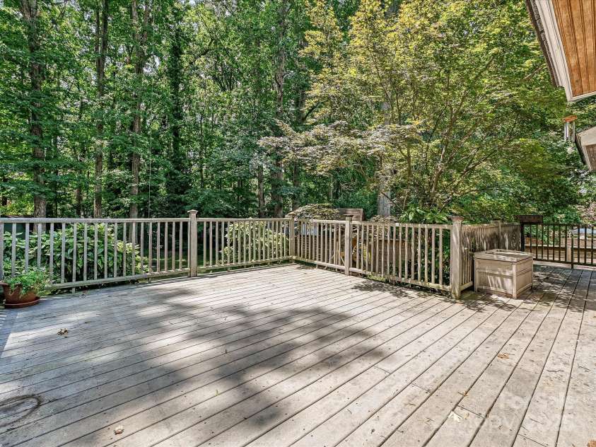 4008 Sulkirk Road, Charlotte, NC 28210.  MLS# CAR4286951, YatesRealty ID 29283. 