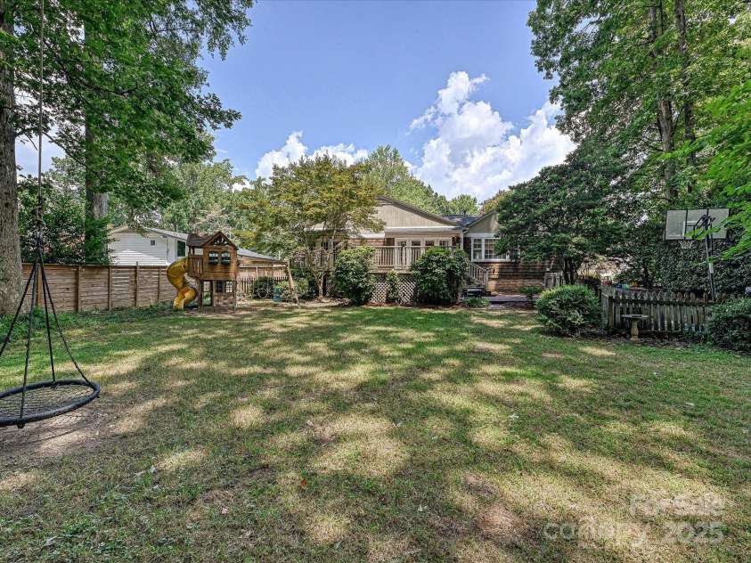 4008 Sulkirk Road, Charlotte, NC 28210.  MLS# CAR4286951, YatesRealty ID 29283. 