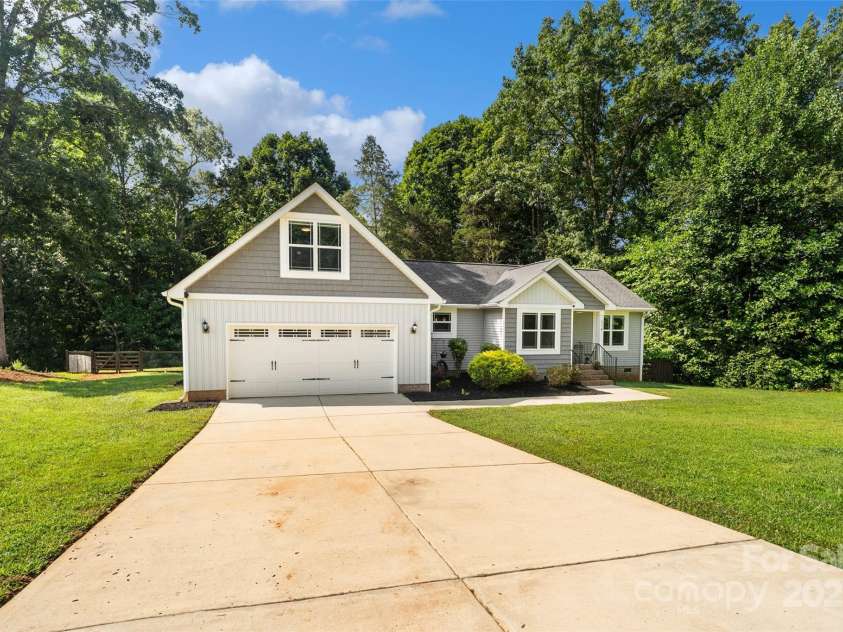 1774 Timmons Marie Lane, Lincolnton, NC 28092.  MLS# CAR4276228, YatesRealty ID 29284. 