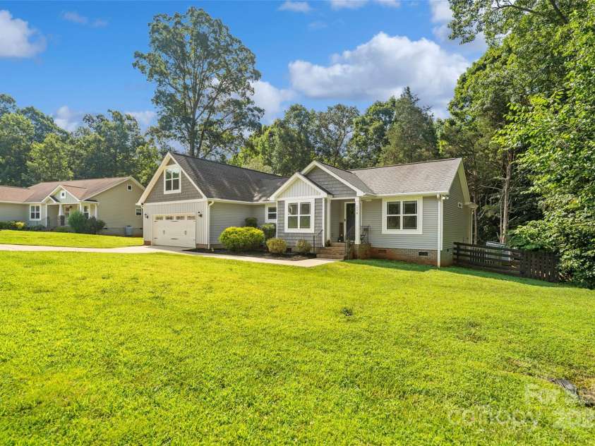 1774 Timmons Marie Lane, Lincolnton, NC 28092.  MLS# CAR4276228, YatesRealty ID 29284. 