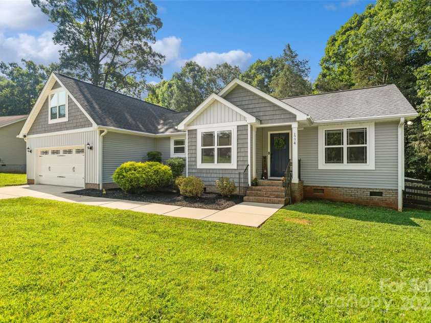 1774 Timmons Marie Lane, Lincolnton, NC 28092.  MLS# CAR4276228, YatesRealty ID 29284. 