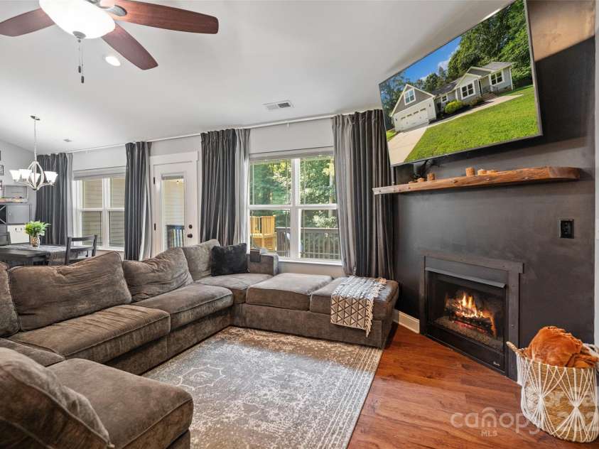 1774 Timmons Marie Lane, Lincolnton, NC 28092.  MLS# CAR4276228, YatesRealty ID 29284. Living Room with vaulted ceiling.