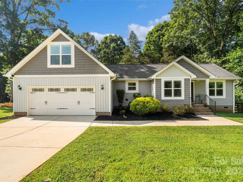 1774 Timmons Marie Lane, Lincolnton, NC 28092.  MLS# CAR4276228, YatesRealty ID 29284. Welcome Home to 1774 Timmons Marie Lane!