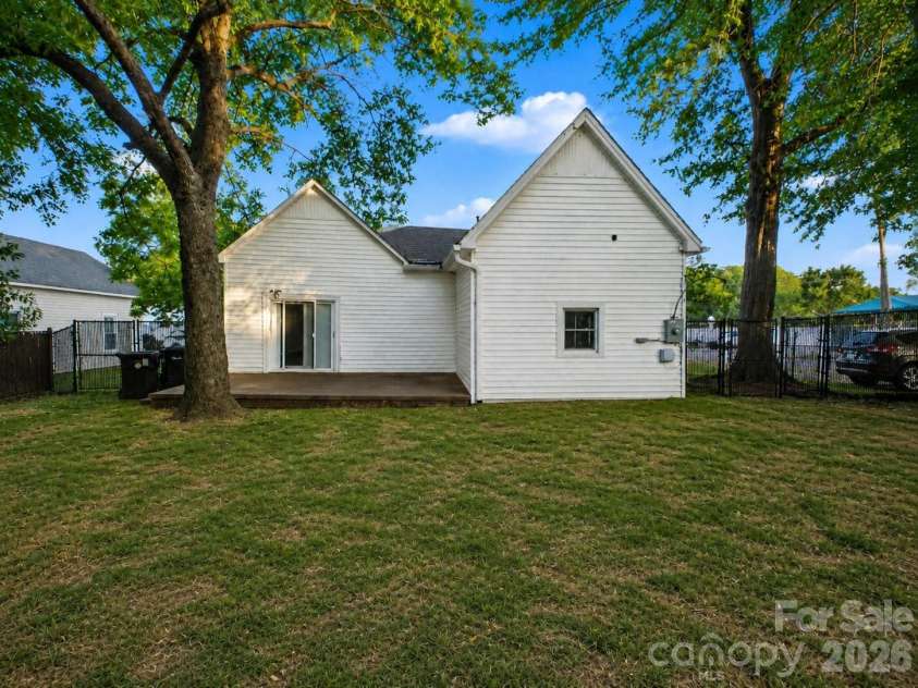 198 Buffalo Avenue, Concord, NC 28025.  MLS# CAR4380775, YatesRealty ID 29285. 