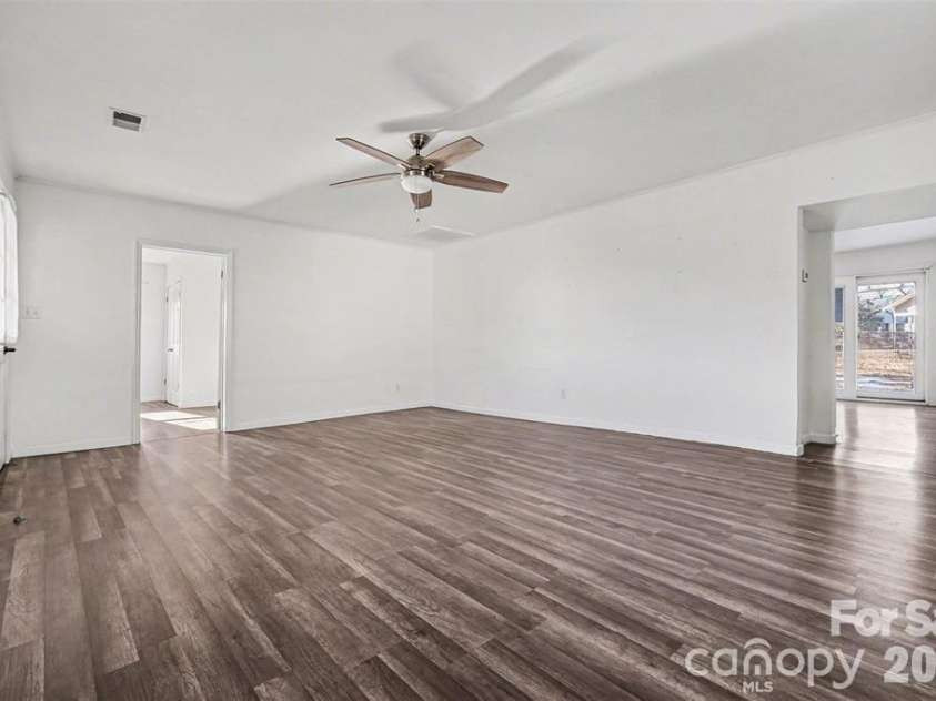 198 Buffalo Avenue, Concord, NC 28025.  MLS# CAR4380775, YatesRealty ID 29285. 