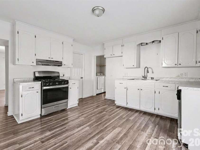 198 Buffalo Avenue, Concord, NC 28025.  MLS# CAR4380775, YatesRealty ID 29285. 