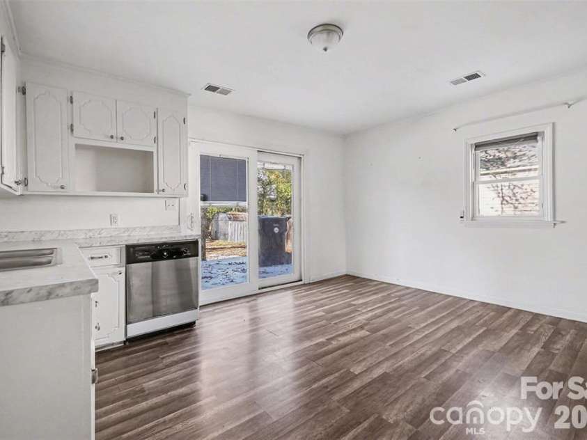 198 Buffalo Avenue, Concord, NC 28025.  MLS# CAR4380775, YatesRealty ID 29285. 