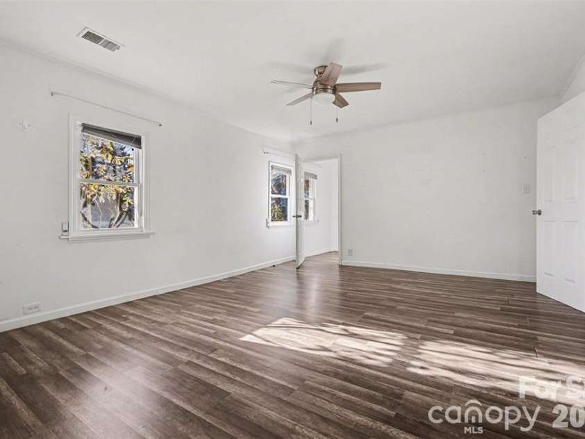 198 Buffalo Avenue, Concord, NC 28025.  MLS# CAR4380775, YatesRealty ID 29285. 