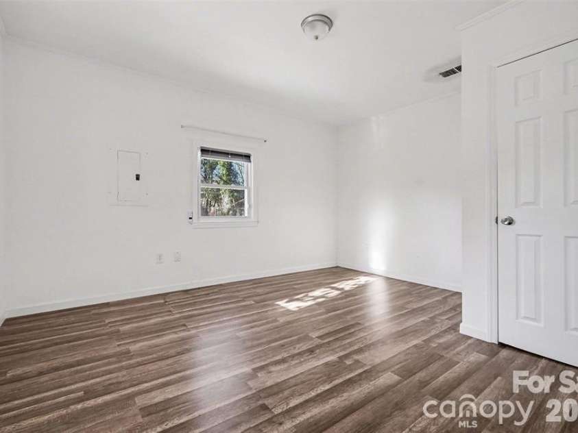 198 Buffalo Avenue, Concord, NC 28025.  MLS# CAR4380775, YatesRealty ID 29285. 