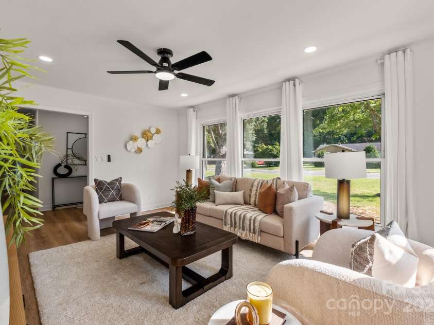 744 University Drive, Rock Hill, SC 29730.  MLS# CAR4269041, YatesRealty ID 29285. Living Room