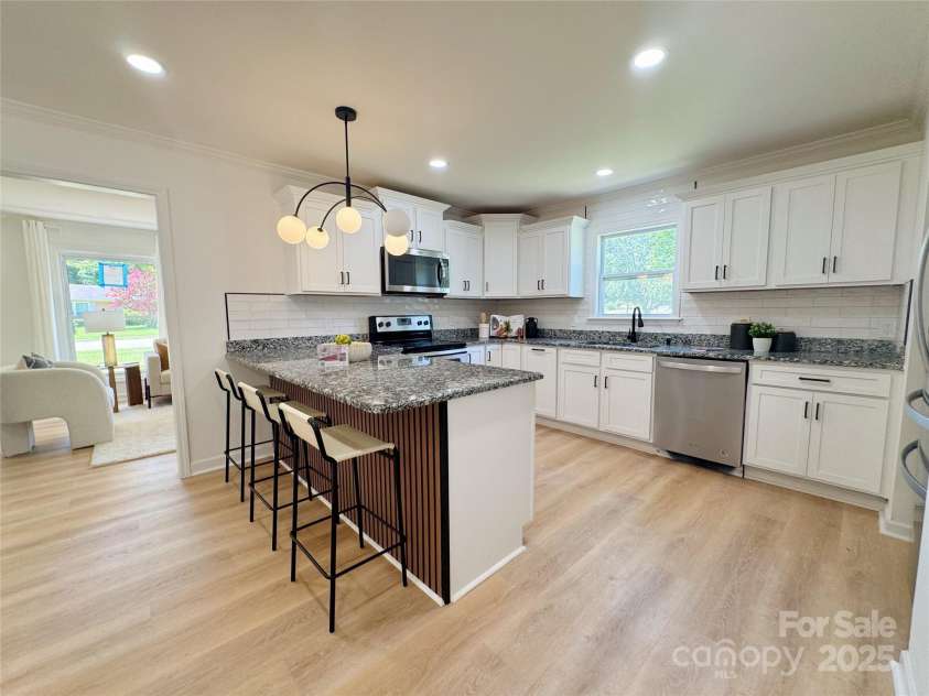 744 University Drive, Rock Hill, SC 29730.  MLS# CAR4312157, YatesRealty ID 29285. 