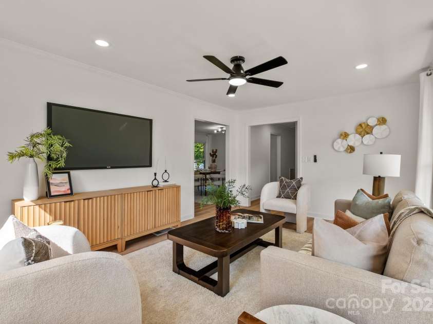 744 University Drive, Rock Hill, SC 29730.  MLS# CAR4312157, YatesRealty ID 29285. Living Room
