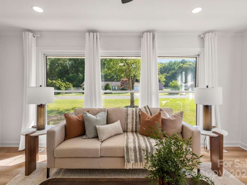 744 University Drive, Rock Hill, SC 29730.  MLS# CAR4312157, YatesRealty ID 29285. Living Room