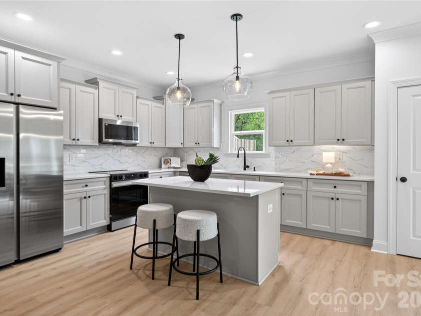2961 Polk and White Road, Charlotte, NC 28269.  MLS# CAR4361138, YatesRealty ID 29287. 