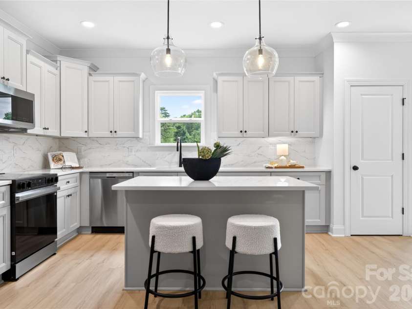 2961 Polk and White Road, Charlotte, NC 28269.  MLS# CAR4361138, YatesRealty ID 29287. 