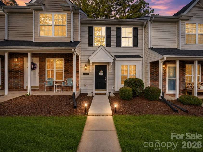 12318 Hennigan Place Lane, Charlotte, NC 28214.  MLS# CAR4362050, YatesRealty ID 29288. 