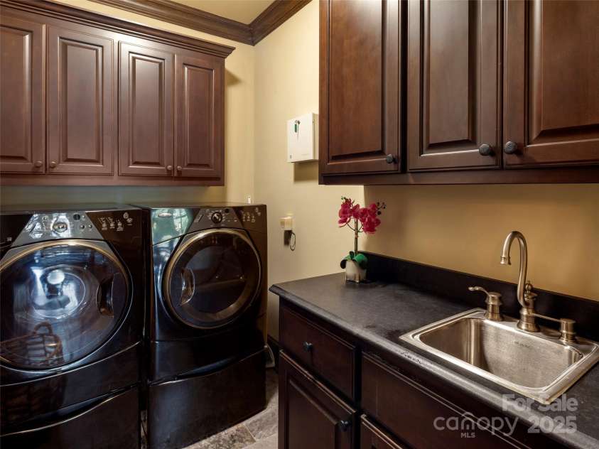 26 Village Oak Drive, Arden, NC 28704.  MLS# CAR4283780, YatesRealty ID 29289. 