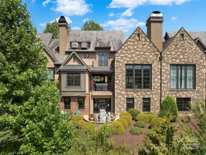 26 Village Oak Drive, Arden, NC 28704.  MLS# CAR4283780, YatesRealty ID 29289. 