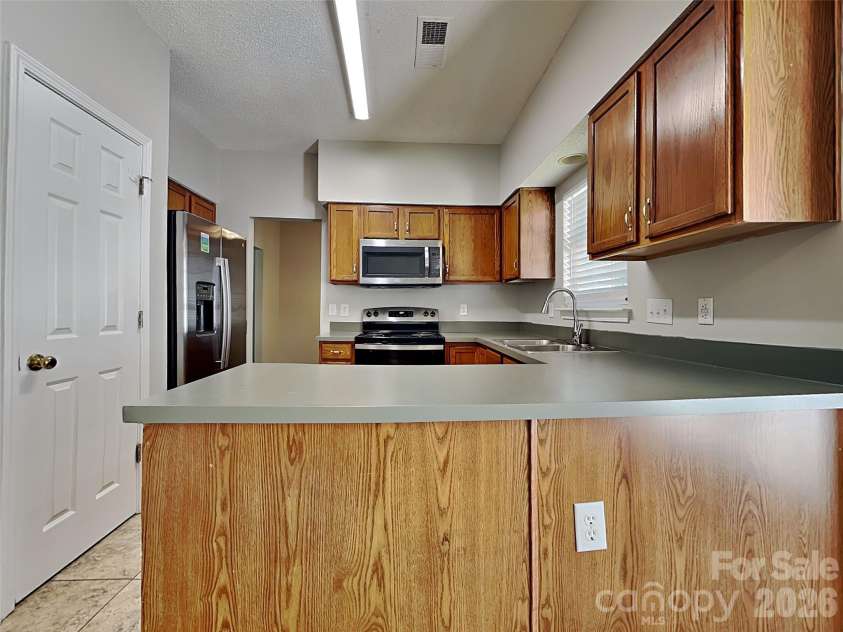 5414 Crisfield Road, Charlotte, NC 28269.  MLS# CAR4384580, YatesRealty ID 29289. 