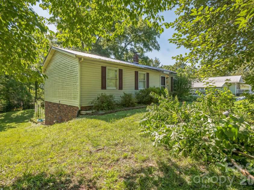 104 Whitley Road, Morganton, NC 28655.  MLS# CAR4295728, YatesRealty ID 2929. 