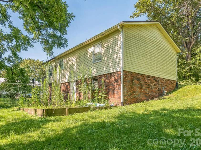 104 Whitley Road, Morganton, NC 28655.  MLS# CAR4295728, YatesRealty ID 2929. 