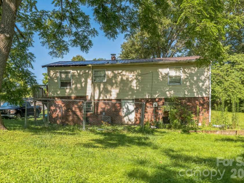 104 Whitley Road, Morganton, NC 28655.  MLS# CAR4295728, YatesRealty ID 2929. 