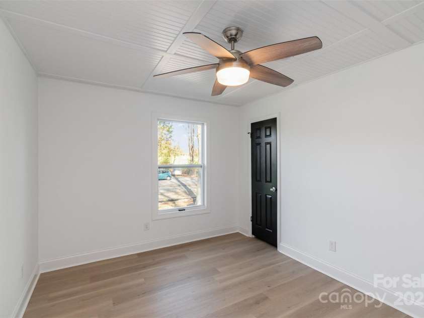 412 Montana Drive, Gastonia, NC 28056.  MLS# CAR4233932, YatesRealty ID 2929. 