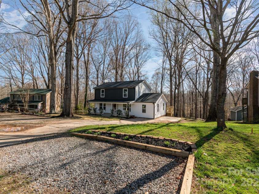 412 Montana Drive, Gastonia, NC 28056.  MLS# CAR4233932, YatesRealty ID 2929. 