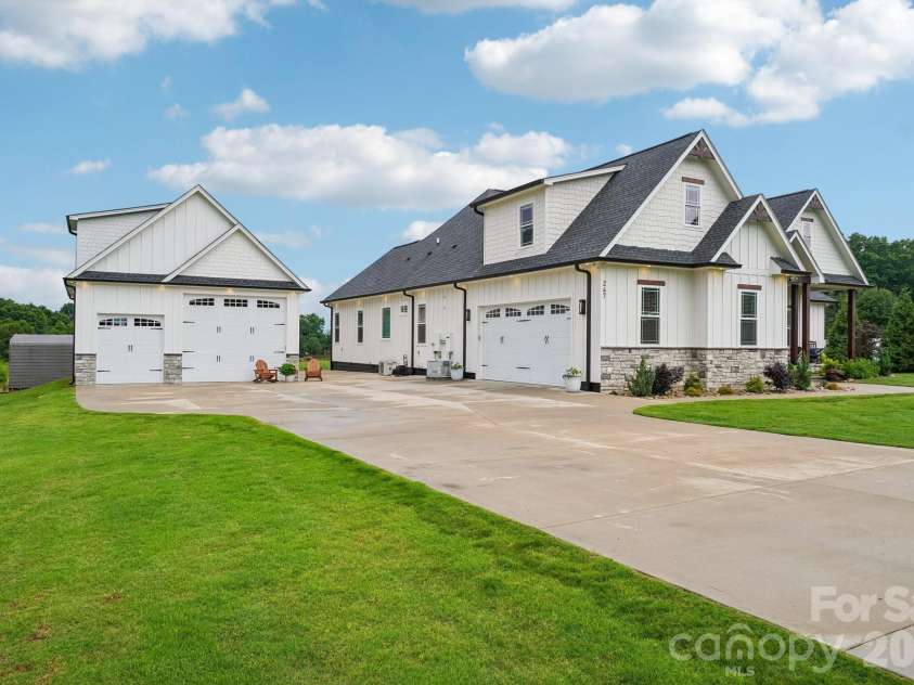 247 Reynolds Road, Inman, SC 29349.  MLS# CAR4382189, YatesRealty ID 29290. 