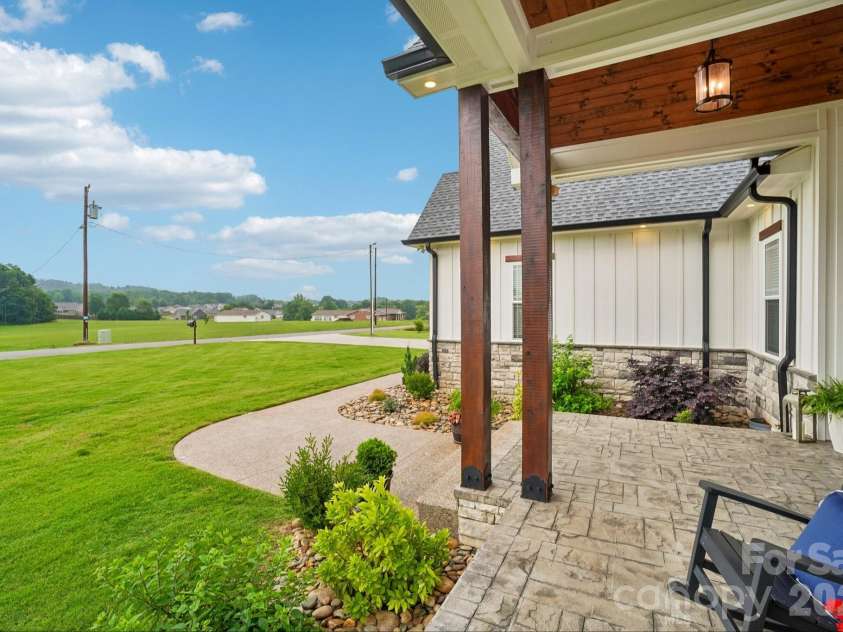 247 Reynolds Road, Inman, SC 29349.  MLS# CAR4382189, YatesRealty ID 29290. 