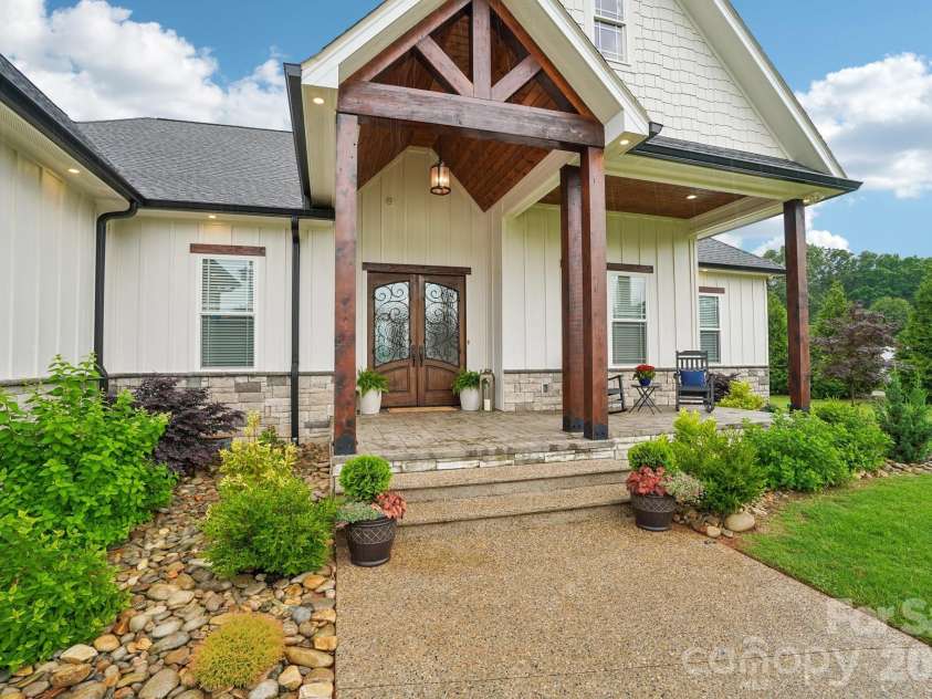 247 Reynolds Road, Inman, SC 29349.  MLS# CAR4382189, YatesRealty ID 29290. 
