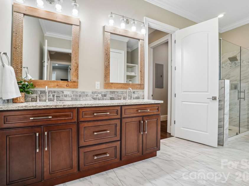 247 Reynolds Road, Inman, SC 29349.  MLS# CAR4382189, YatesRealty ID 29290. 