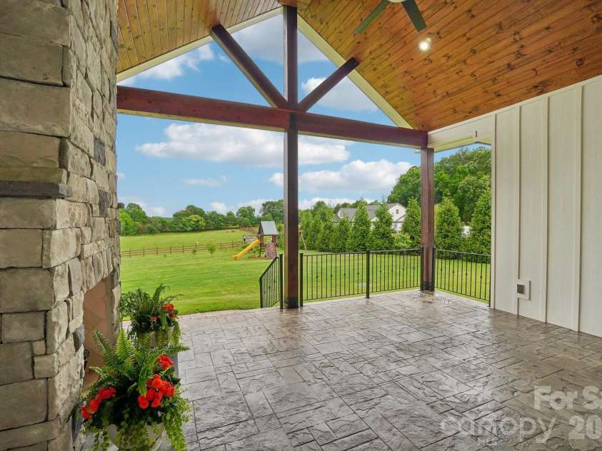 247 Reynolds Road, Inman, SC 29349.  MLS# CAR4382189, YatesRealty ID 29290. 