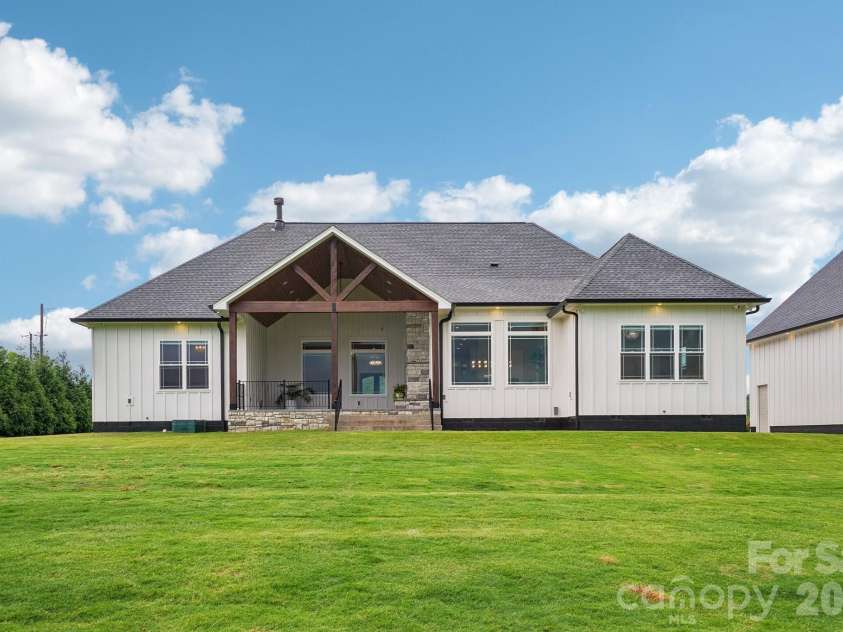 247 Reynolds Road, Inman, SC 29349.  MLS# CAR4382189, YatesRealty ID 29290. 
