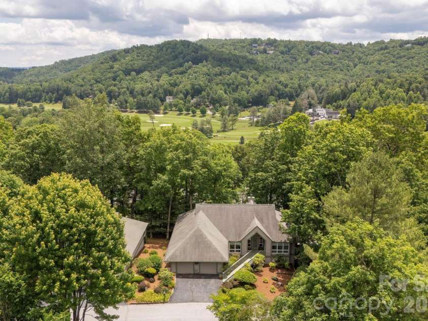 129 FOREST VIEW Drive, Flat Rock, NC 28731.  MLS# CAR4391412, YatesRealty ID 29292. 