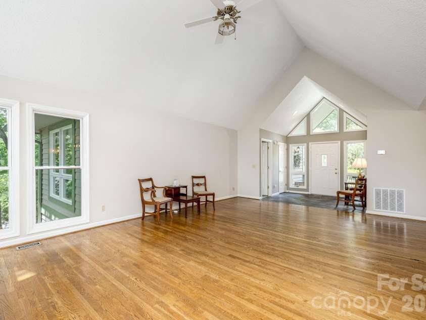 129 FOREST VIEW Drive, Flat Rock, NC 28731.  MLS# CAR4391412, YatesRealty ID 29292. 