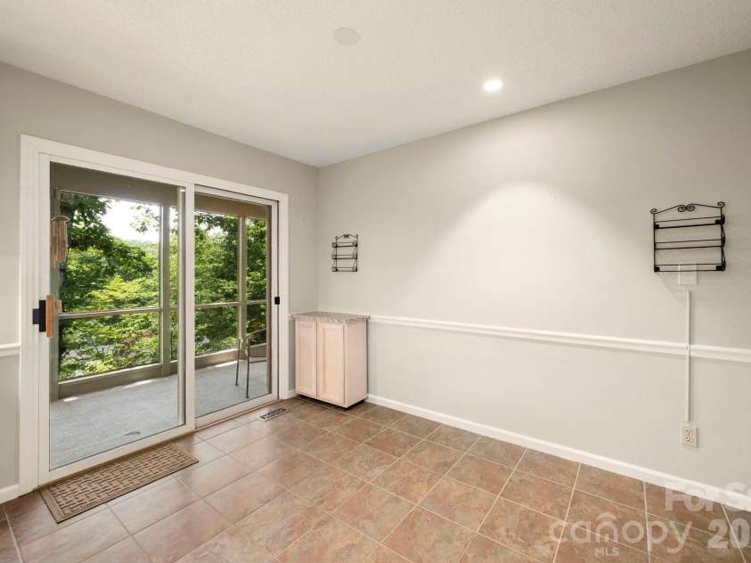 129 FOREST VIEW Drive, Flat Rock, NC 28731.  MLS# CAR4391412, YatesRealty ID 29292. 