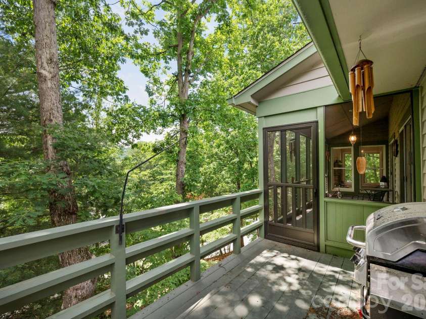129 FOREST VIEW Drive, Flat Rock, NC 28731.  MLS# CAR4391412, YatesRealty ID 29292. 