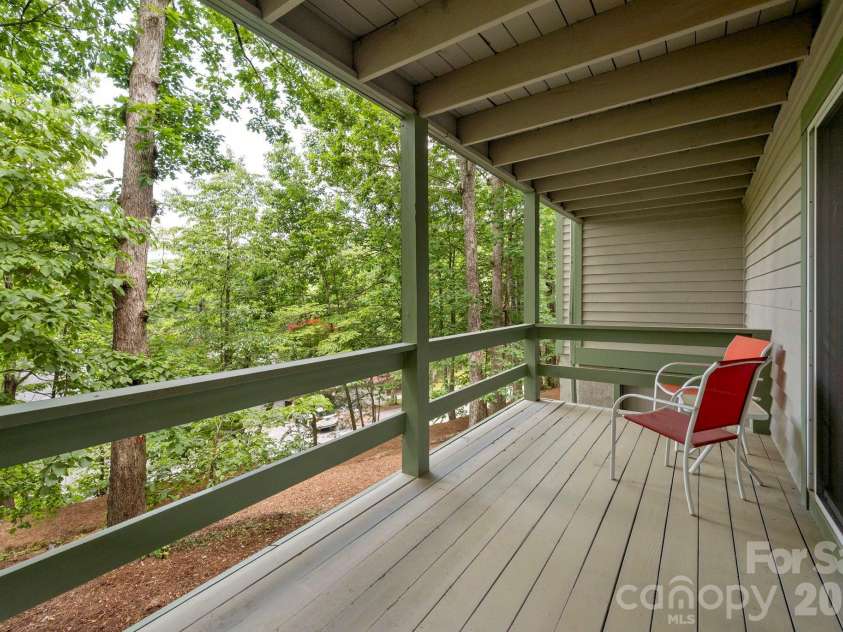 129 FOREST VIEW Drive, Flat Rock, NC 28731.  MLS# CAR4391412, YatesRealty ID 29292. 