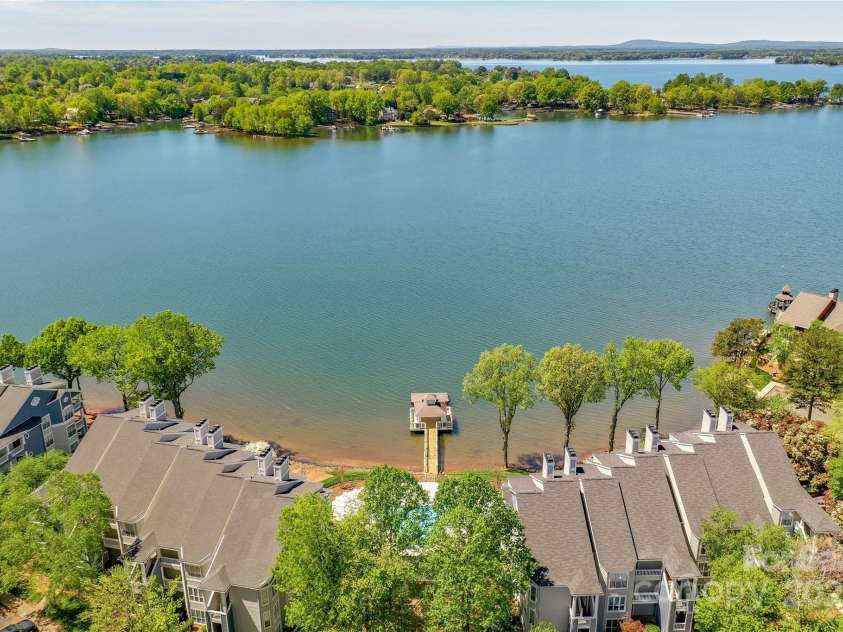 941 Southwest Drive, Davidson, NC 28036.  MLS# CAR4284968, YatesRealty ID 29294. 