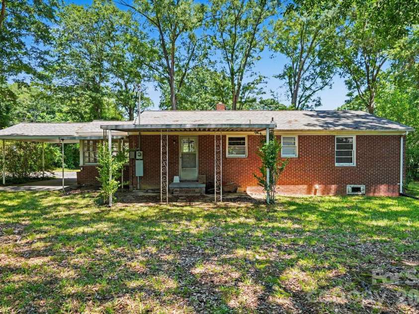 211 White Street, Gastonia, NC 28052.  MLS# CAR4388811, YatesRealty ID 29295. 