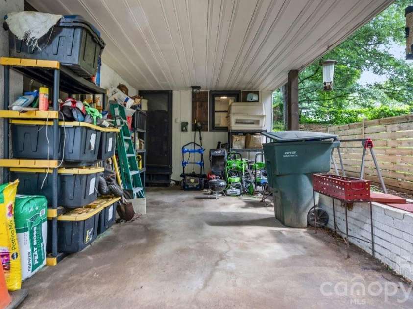 608 4th Avenue, Gastonia, NC 28052.  MLS# CAR4385881, YatesRealty ID 29296. 