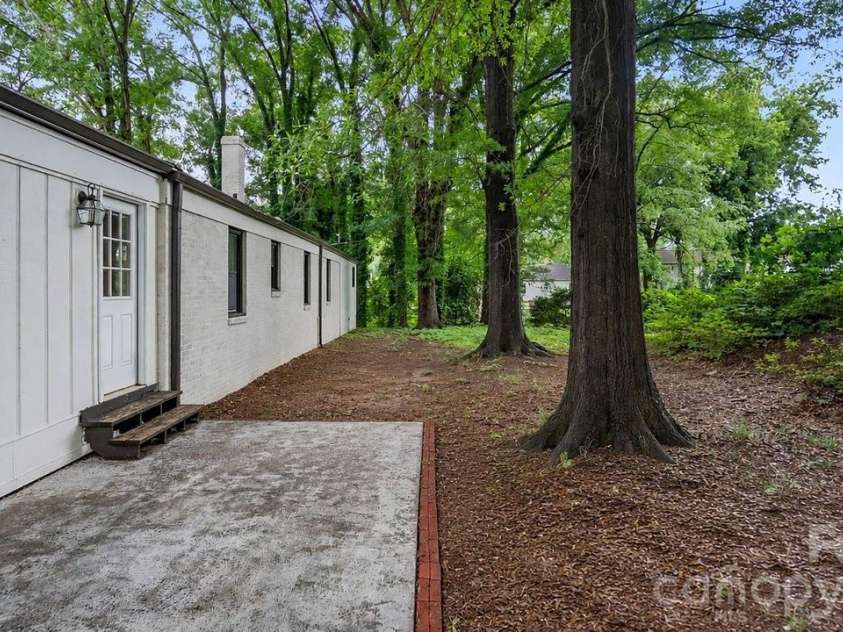 608 4th Avenue, Gastonia, NC 28052.  MLS# CAR4385881, YatesRealty ID 29296. 