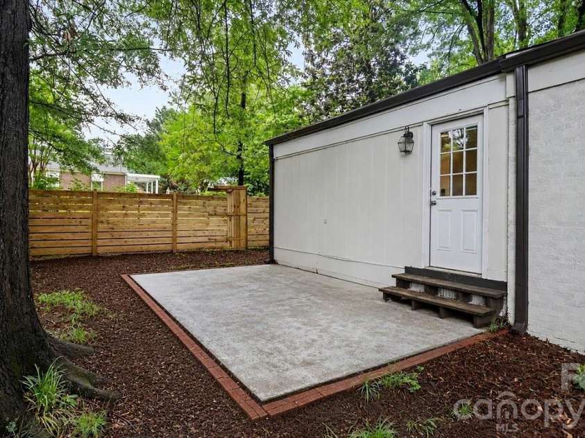 608 4th Avenue, Gastonia, NC 28052.  MLS# CAR4385881, YatesRealty ID 29296. 